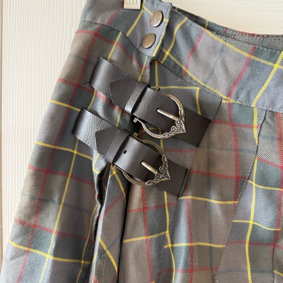 Torrid Exclusive Outlander Collection Plaid Kilt Skirt - Fraser Clan Tartan - Picture 5 of 6